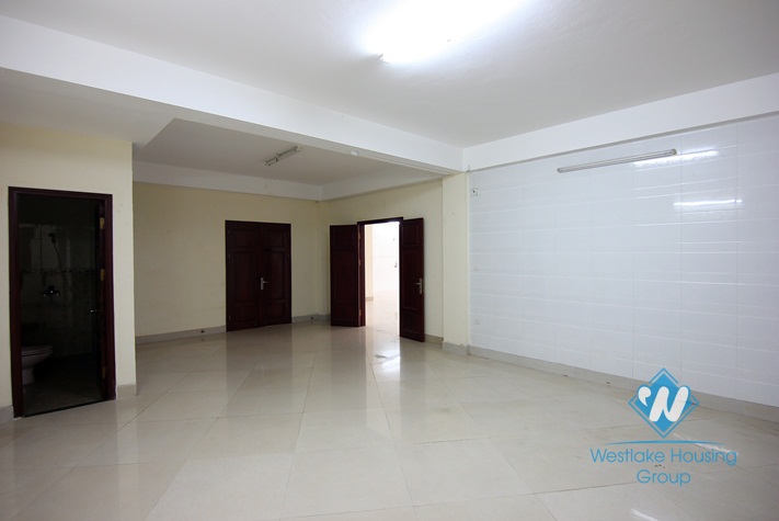 Huge office for lease in Au Co street